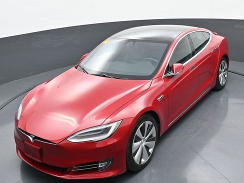 Used 2021 Tesla Model S Performance AWD/4WD image 31