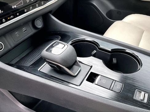 Used 2023 Nissan Rogue SV w/ SV Premium B Package image 17