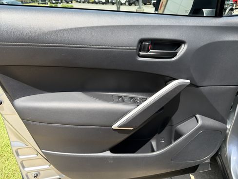 Used 2026 Toyota Corolla Cross LE FWD image 10