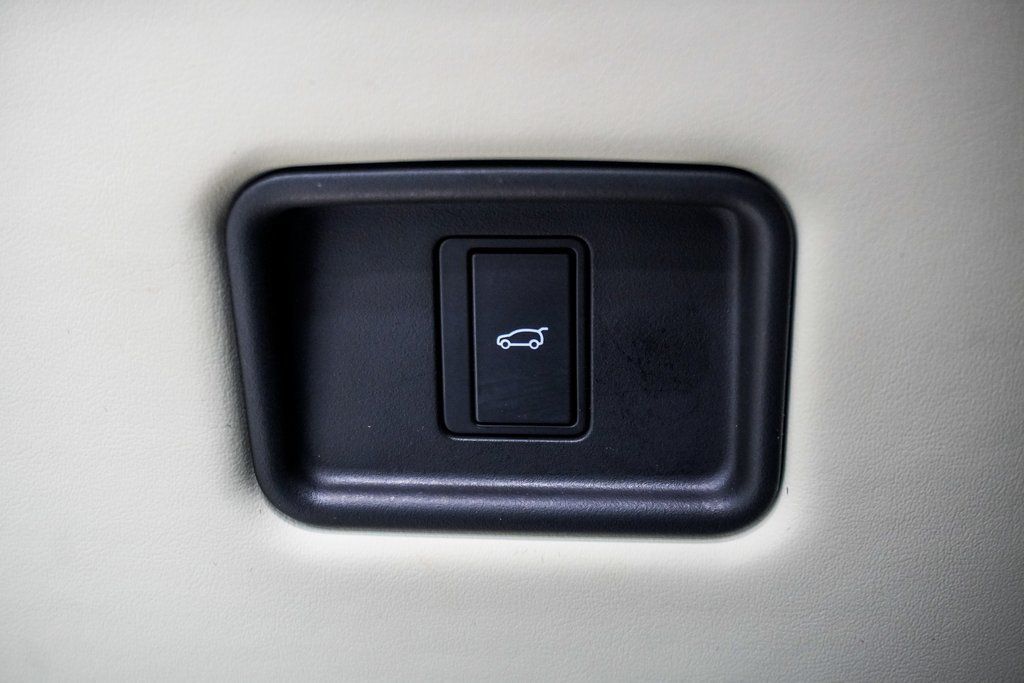 Used 2023 Land Rover Range Rover SE AWD/4WD image 24