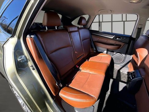 Used 2017 Subaru Outback 3.6R Touring image 27