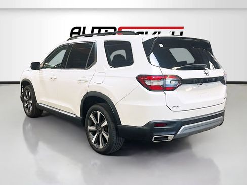 Used 2023 Honda Pilot Touring image 5