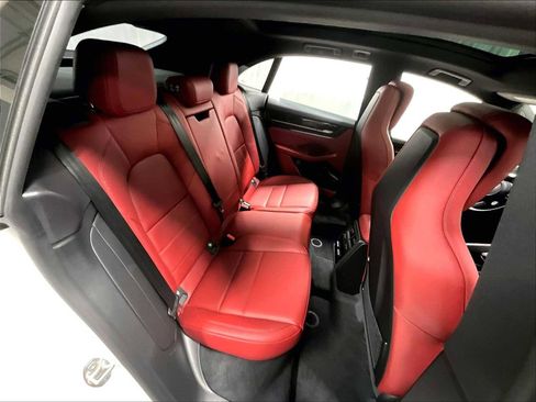 Used 2026 Porsche Macan 4 Electric image 32