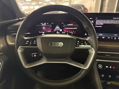 Used 2025 Audi Q5 Premium Plus image 11