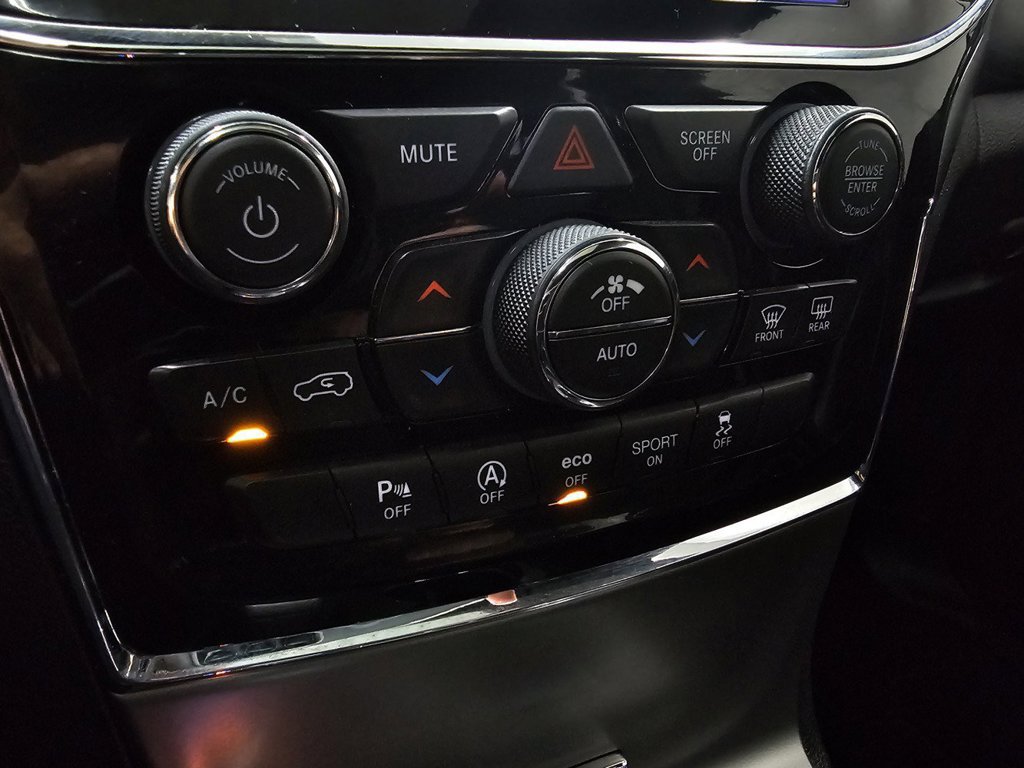 Used 2019 Jeep Grand Cherokee Altitude AWD/4WD image 19