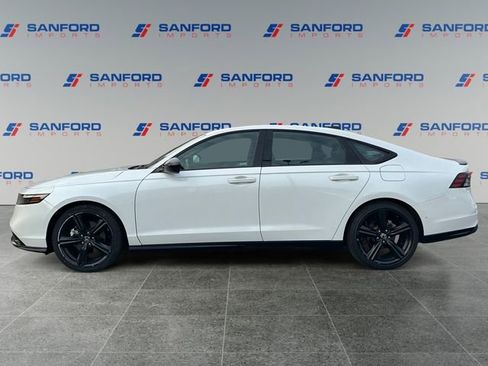 Used 2023 Honda Accord Sport image 2