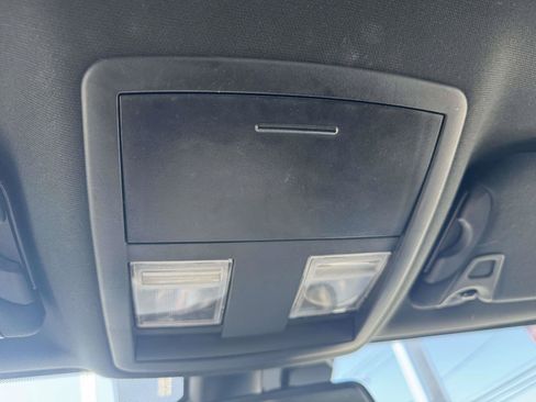 Used 2016 Dodge Challenger SXT RWD image 28