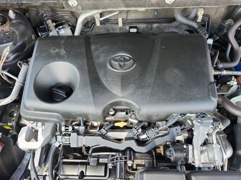 Used 2021 Toyota RAV4 XLE Premium AWD/4WD image 16