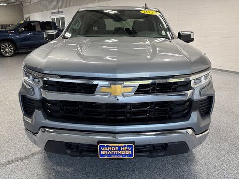 Used 2024 Chevrolet Silverado 1500 LT AWD/4WD image 2