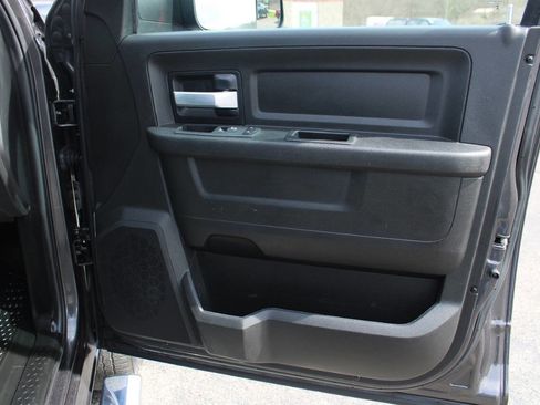 Used 2019 RAM 3500 Tradesman w/ Chrome Appearance Group image 46