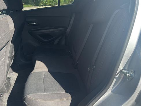 Used 2020 Chevrolet Trax LS w/ Tint and Cruise Package FWD image 10