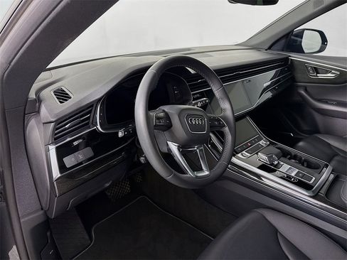 Used 2021 Audi Q8 Premium Plus image 4
