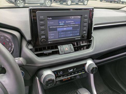 Used 2022 Toyota RAV4 XLE Premium image 13