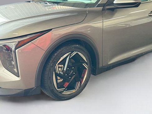 Used 2025 Kia K4 EX image 3