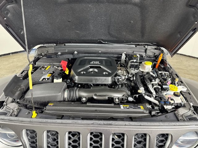 Used 2022 Jeep Wrangler Unlimited Sahara w/ Cold Weather Group AWD/4WD image 36