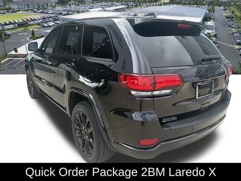 Certified 2022 Jeep Grand Cherokee Laredo X image 8
