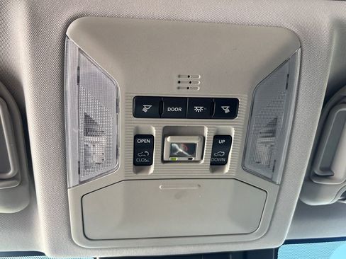 Used 2020 Toyota RAV4 XLE Premium image 16