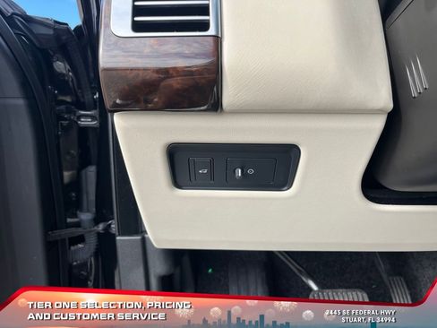 Used 2020 Land Rover Range Rover HSE image 24