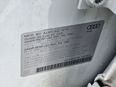 Used 2020 Audi Q3 2.0T Premium w/ Convenience Package AWD/4WD image 21