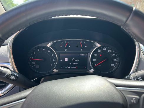 Used 2021 Chevrolet Equinox LT FWD image 16