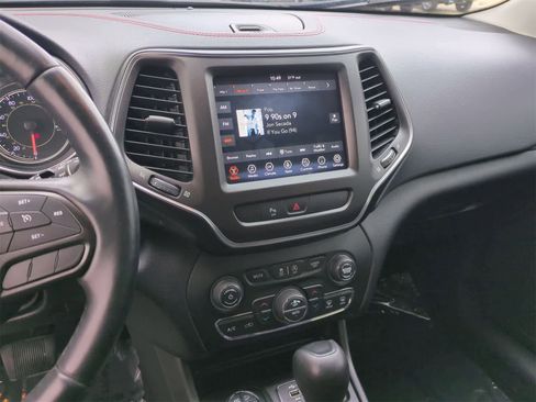 Certified 2019 Jeep Cherokee Trailhawk w/ Cold Weather Group image 27