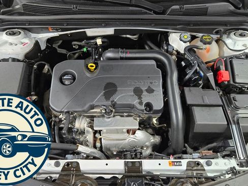 Used 2024 Chevrolet Malibu LT image 34