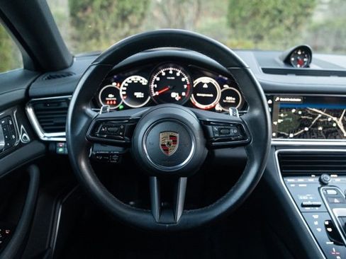 Used 2023 Porsche Panamera 4 Platinum Edition image 19