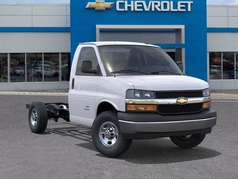 New 2025 Chevrolet Express 3500 w/ Power Convenience Package image 34
