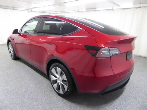 Used 2021 Tesla Model Y 2WD image 5