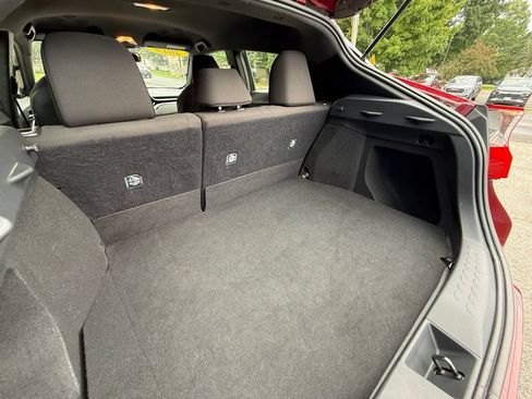 Used 2019 Toyota C-HR XLE FWD image 27
