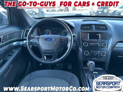Used 2019 Ford Explorer XLT image 10