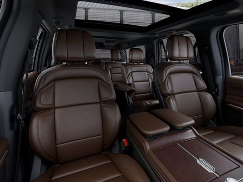 New 2027 Lincoln Navigator L Reserve AWD/4WD image 10