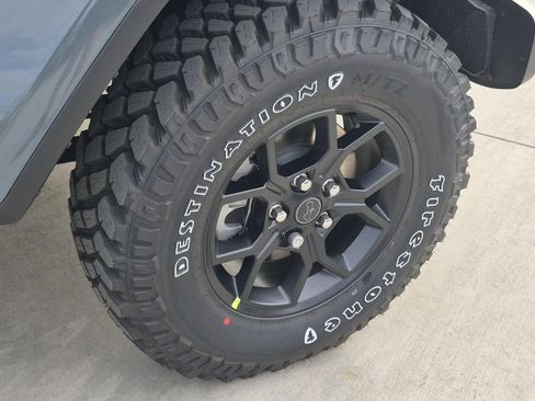 New 2026 Jeep Gladiator Sport AWD/4WD image 7