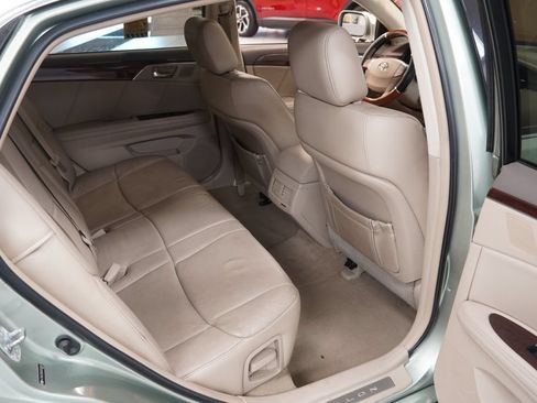 Used 2010 Toyota Avalon Limited FWD image 20