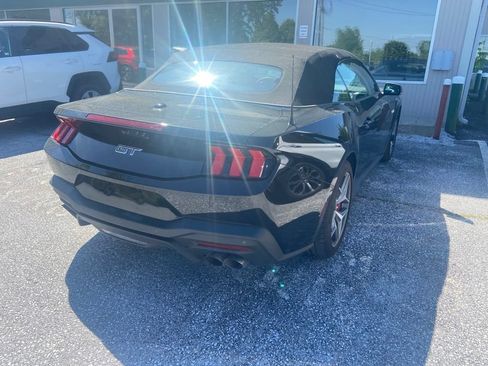 Used 2025 Ford Mustang GT Premium w/ GT Performance Package RWD image 5