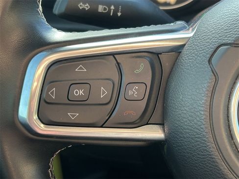 Used 2022 Jeep Wrangler Unlimited Sahara image 39