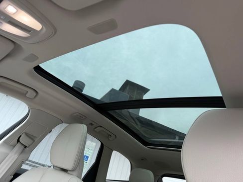 Used 2023 Volvo XC60 B5 Plus w/ Climate Package image 12