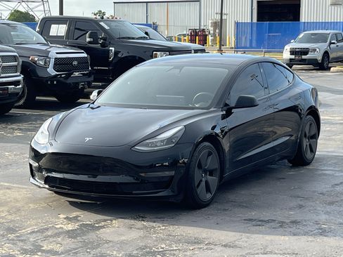 Used 2021 Tesla Model 3 Standard Range Plus RWD image 3