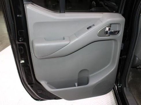 Used 2016 Nissan Frontier SV image 56