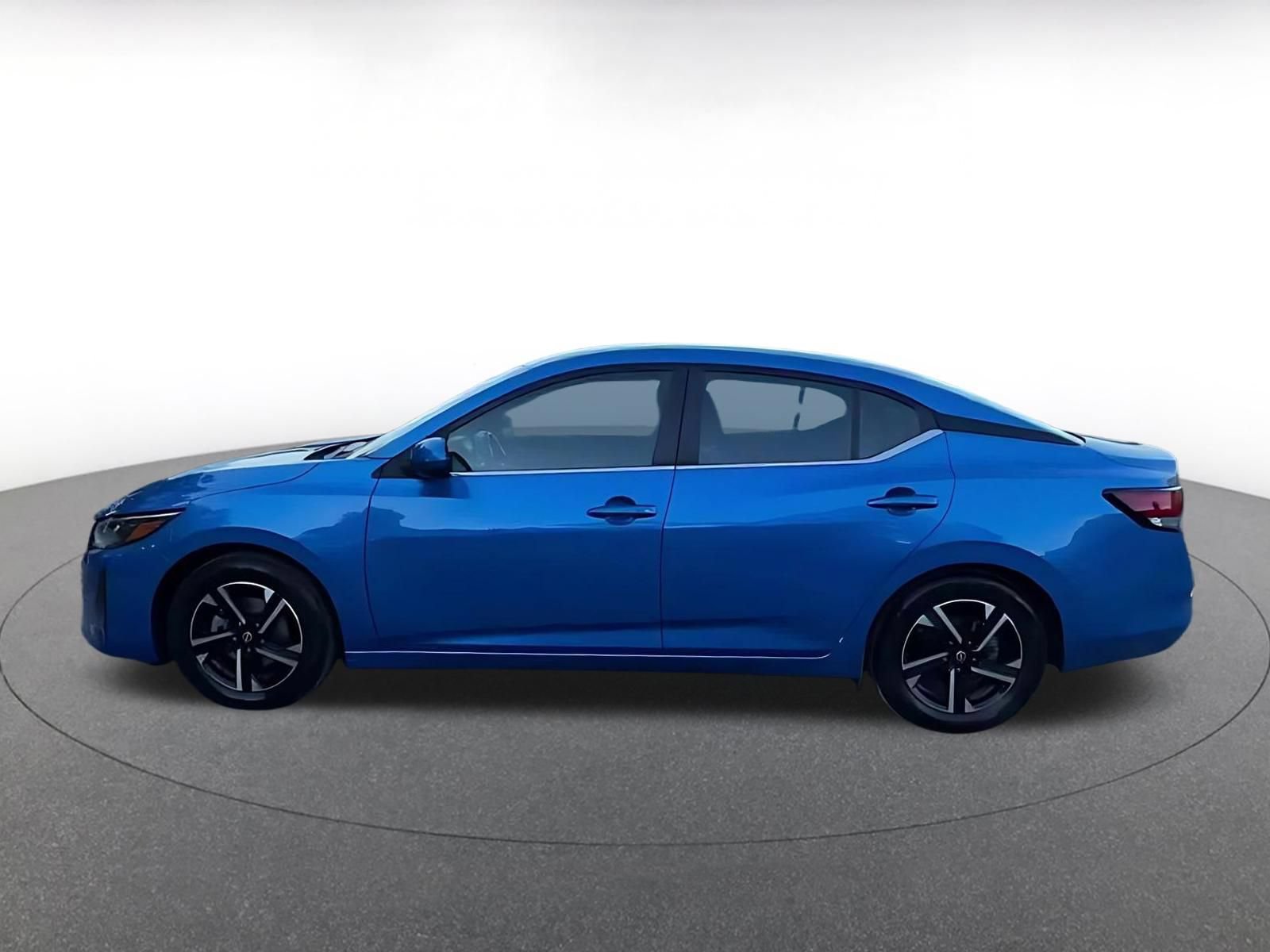 Used 2025 Nissan Sentra SV FWD image 8