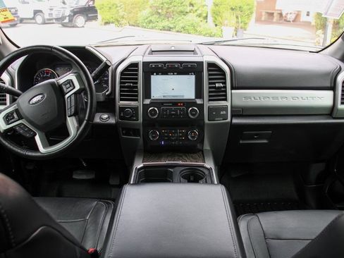 Used 2019 Ford F250 Lariat w/ Lariat Ultimate Package image 28