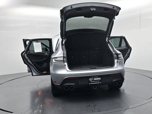 Used 2024 Porsche Macan AWD/4WD image 67