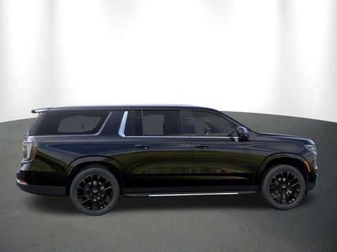 New 2026 Chevrolet Suburban LT image 6