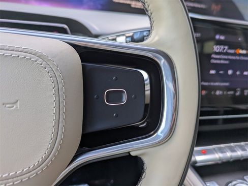 Certified 2025 Lincoln Nautilus Premier image 29