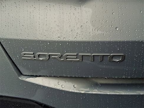 New 2026 Kia Sorento S image 4