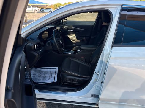 Used 2025 Buick Envista Avenir FWD image 11