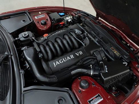 Used 1999 Jaguar XK8 Coupe image 33