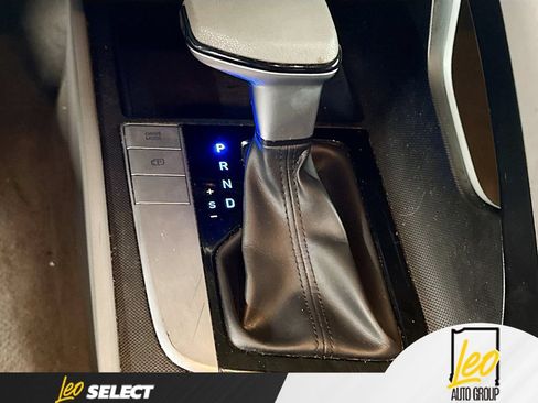 Used 2024 Hyundai Elantra SEL FWD image 17