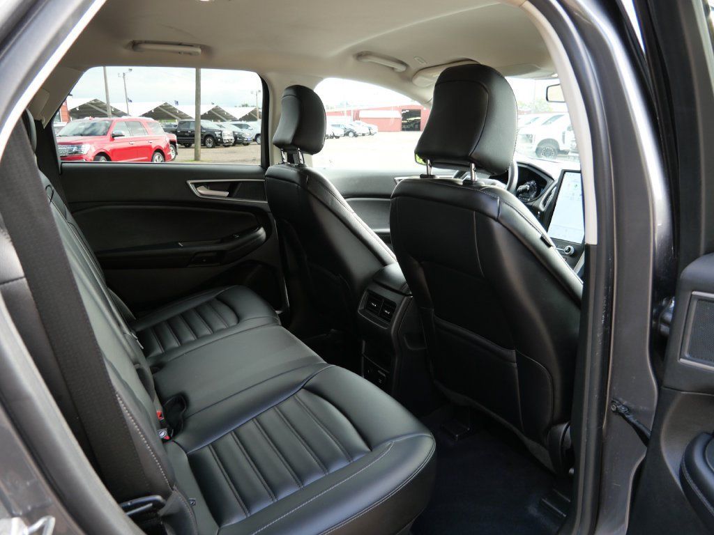 Certified 2024 Ford Edge SEL w/ Convenience Package AWD/4WD image 13