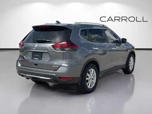 Used 2019 Nissan Rogue SV w/ Premium Package FWD image 3